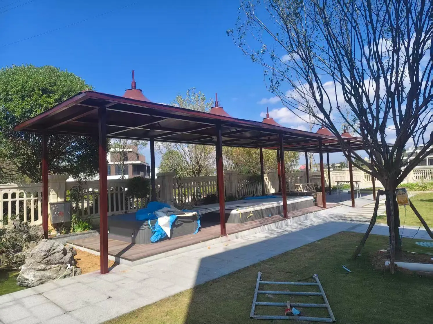 贵州仁怀园区小区膜结构停车棚怎么选?本地源头工厂拆解三大坑,避开返修翻倍成本